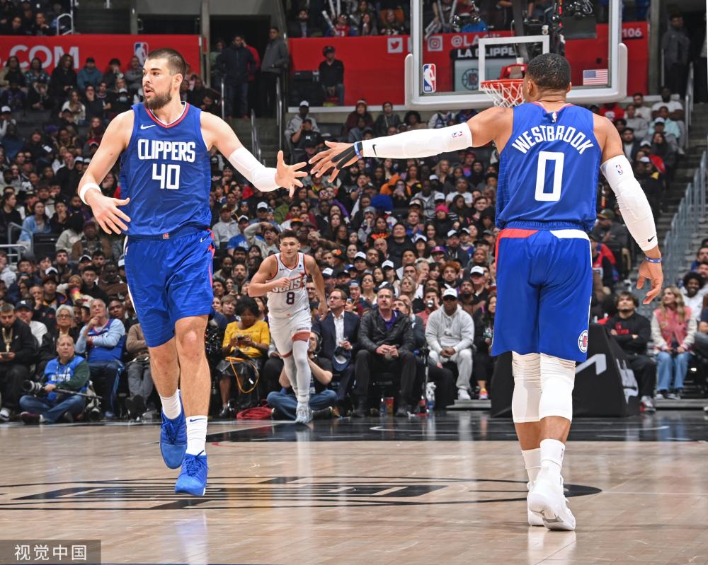 立了英勇坚